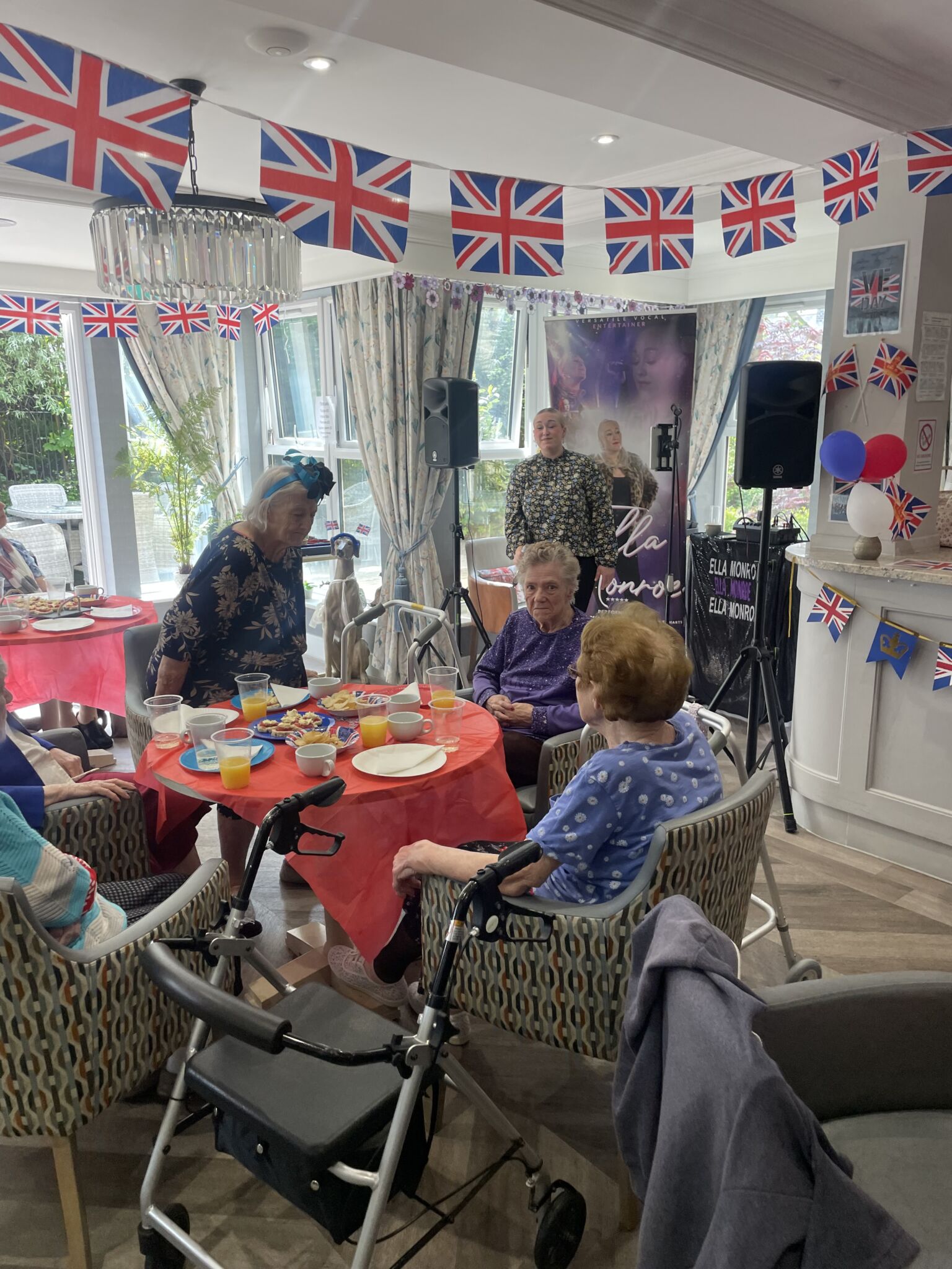 Talented Ella Monroe captivated us with classic 1940s hits from Vera Lynn to the Andrew Sisters, as she entertained all the residents and staff at Hutton Manor Care home in Pudsey