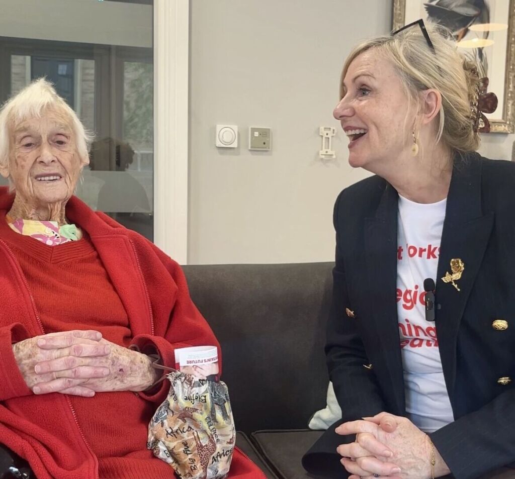 The soon-to-be re-elected Mayor of West Yorkshire, Tracy Brabin, took a break from her busy campaign schedule to visit one of our residents and long-standing Labour supporter, Maureen at Shipley Manor Care Home