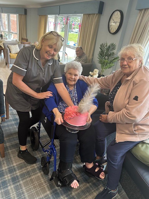 At Shipley Manor Care Home, we celebrate our residents' birthdays with personalised care, whether through lively parties or quiet family gatherings. Here's Sheila, enjoying her birthday!